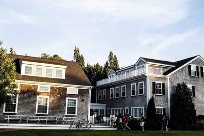 Image de Spacious 15-bedroom house with WiFi and Ac in charming Edgartown