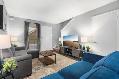 Image de Beautiful 2br/1ba 5 Mins to Ut 4876