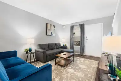 Image de Beautiful 2br 5 Minutes to Ut 4423