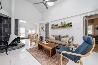 Image de Lakeside Home Close To Beach & Private Hot Tub! (3 Nt Min! )