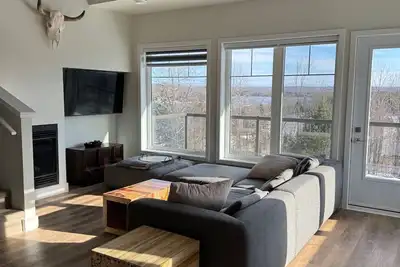 Image de Lake view lux condo beside Deerhurst/ski/golf/lake