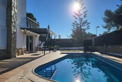 Image de Villa exclusive avec piscine privée et jardin