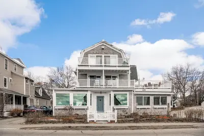 Image de Ocean views, ocean access - 3 minute walk to Mother's Beach’s and the Kbia.