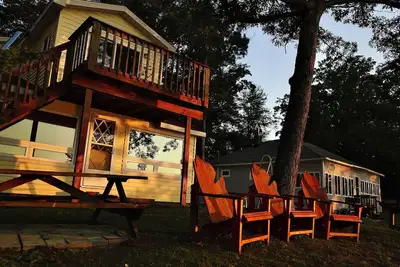 Image de Escape to a cozy cottage on Ausable Lake, in Lupton, Michigan!