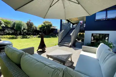 Image de Incredible modern 5-bedroom home accessible to Ohope Beach and harbour