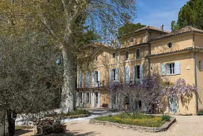 Image de Provence Perfection: Chateau with pool & park in medieval market town