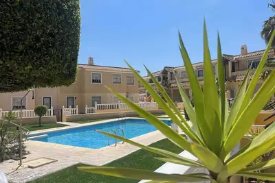 Image de Sunny Villamartin apartment - 10 minutes walk from golf and plaza