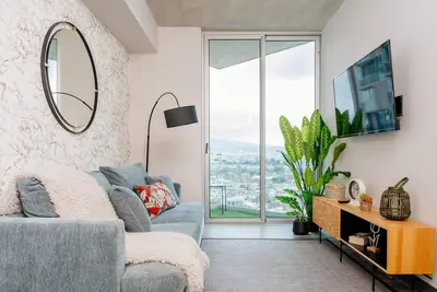 Image de Jungle at 24, City Views and Wonderland Vibes!