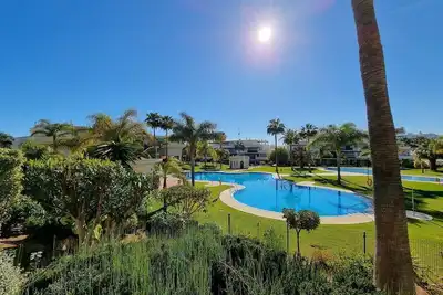 Image de Rosies Place - Fantastic-2-bed-apartment-with-great-terrace-in-Lorcrimar V