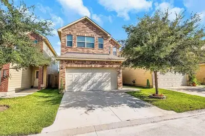 Image de Cheerful 3-Bedroom Home With Back Yard and Garage in Houston