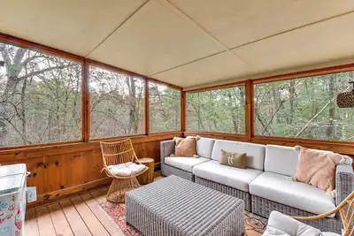 Image de 1 Mi to Beach: Lake Rabun Home w/ Carriage House