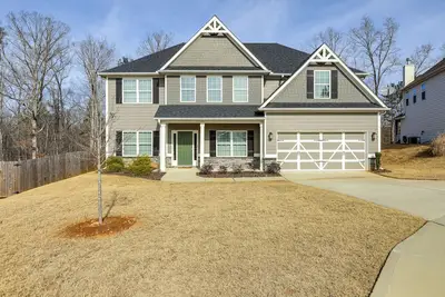 Image de Patio w/ Fireplace: Spacious Sharpsburg Home!