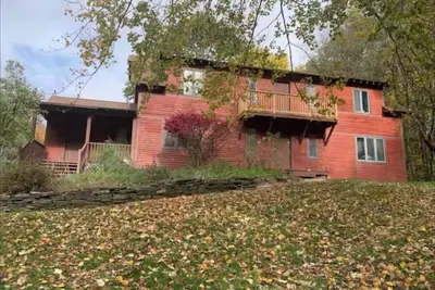 Image de Spacious 5-bedroom house in charming Cooperstown with a pool and fitness room!