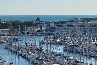 Image de 7e étage | Face au port et à la mer | Terrasse. Vue imprenable | Parking