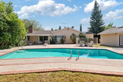 Image de Charming 3-bedroom villa with WiFi and Ac in fabulous Los Angeles