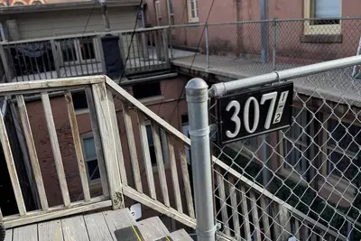 Image de Two Bedroom Apartment Overlooking Main Street with One Designated Parking Spot