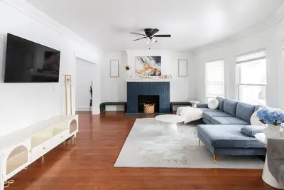 Image de Spacious University Circle 6br Gem w/ Game Room