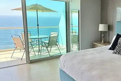 Image de Península Spacious 3-bedroom apartment with WiFi, Ac in charming Mazatlan