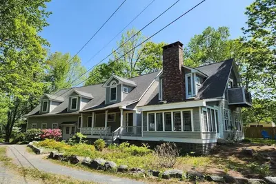 Image de Acadia Lobsterman's Coastal Farmhouse