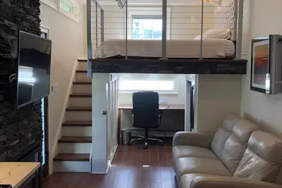 Image de The Williamsville 5 Star Loft