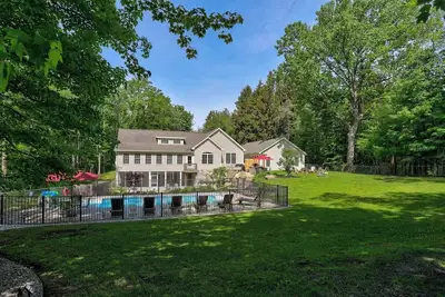Image de Lakeshore Woods Escape