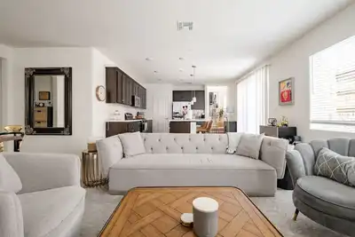 Image de Modern 4bd\/3ba Luxury Home