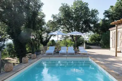 Image de Charming villa with pool and panoramic views in La Garde-Freinet, Saint-Tropez