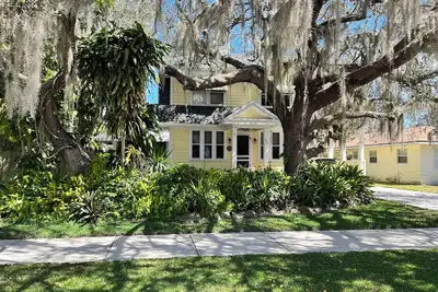 Image de Spacious historic 4-bedroom pool house in Downtown Sebring