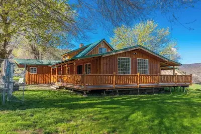 Image de Countryside Retreat: Pool, Bbq, Chef's Kitchen, Huge Yard and So Many Stars!