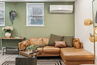 Image de Modern Two Bedroom Family Retreat, Fireplace outside of Fishtown