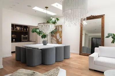 Image de Luxury 4bd Gold Coast Penthouse with Deck & Views