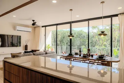 Image de Luxe 2Bdr Condo | Jaguar Park Experience & Rooftop Pool