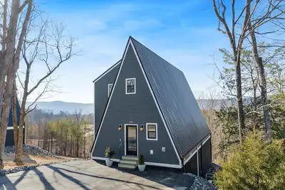 Image de Hunters Ridge | Rustic Design w/ Mtn Views+Hot tub