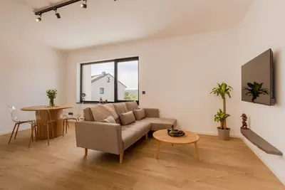 Image de Bright Suite I Sauna I Tv I Kitchen