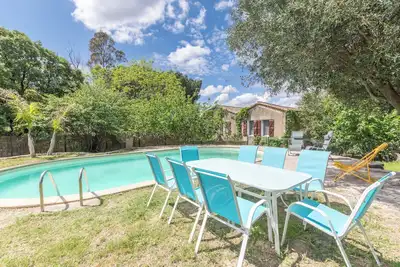 Image de Mas avec piscine dans une ferme pédagogique