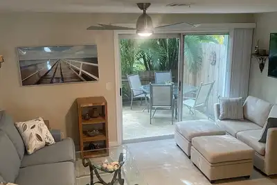 Image de Coastal Townhome in Jupiter 1 mile to Beach!