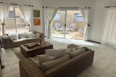 Image de Spacious and beautiful family friendly apartment in the Centre of Swakopmund
