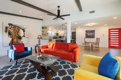 Image de Private Yard w/ Bbq & Games, Steps to South Congress & Barton Creek | Clarksburg