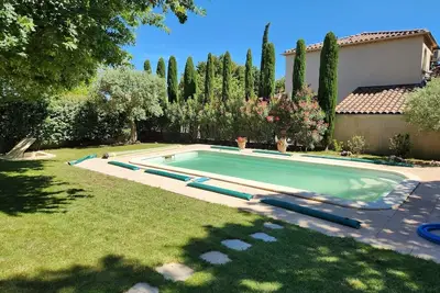 Image de Villa en Drôme provençale avec piscine privée. Idéale pour les familles.