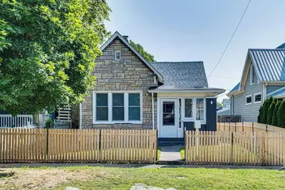 Charming 2-Bedroom Home with Private Gym