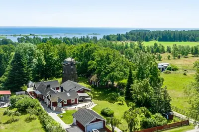 Image de Villa Kvarnbacken – luxury villa with pool, jacuzzi & historic charm near Kalmar