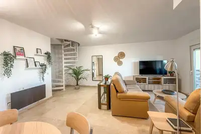 Image de Duplex avec vue sur mer et piscines à Estepona