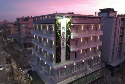 Image de Flow-r Residence, fully renovated just 50 meters from the beach.