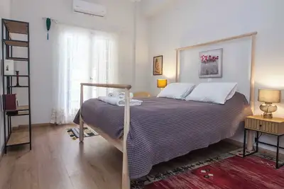 Image de Peaceful Home with Quiet Private Yard in Kallithea