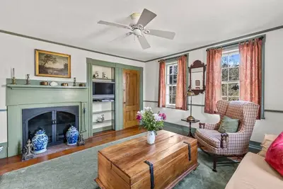 Image de Beautiful Historic Home Within a Mile of Crystal Lake