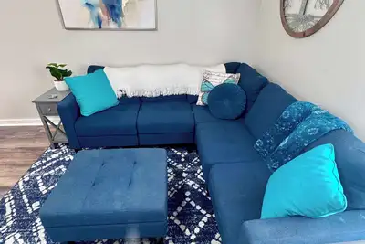 Image de Comfy 2br/1ba Apt Sum