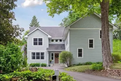 Image de MINNeSTAY* Minnetonka Dream