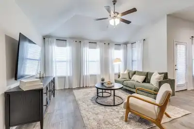 Image de Cozy Retreat at 207 High Point Way in Justin, Tx