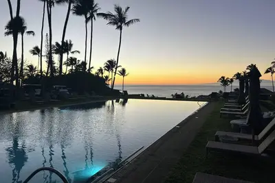 Image de Whale watching from beachfront  2-bedroom Hyatt resort in Kaanapali with pool.