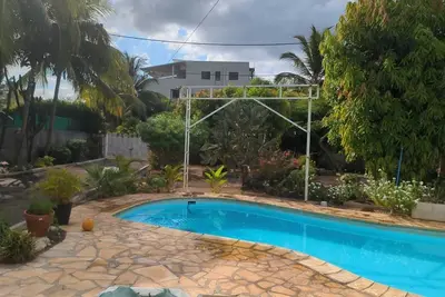 Image de Grande maison familiale avec piscine et proche de la plage